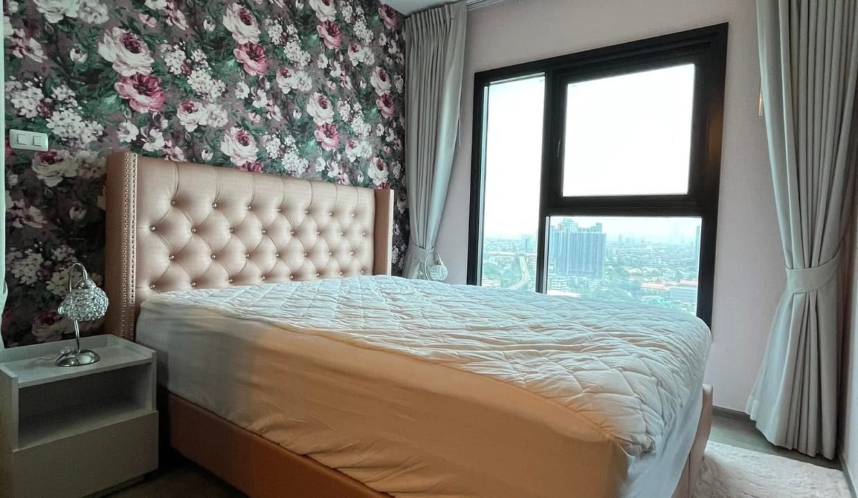 Condo for Rent at THE BASE Phetkasem Near Phetkasem 48 | BACH Bangkok