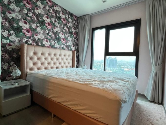 1 bedroom condo for rent at THE BASE Phetkasem. 31 sqm unit in Bangkok. Contact BACH Bangkok for more information.
