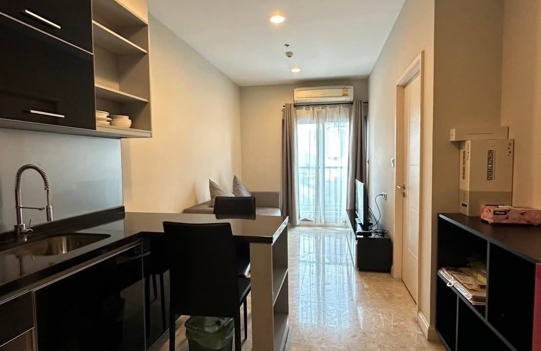 Condo for Rent at The Crest Sukhumvit 34 Near Thonglor | BACH Bangkok