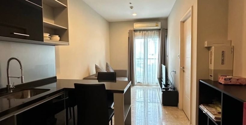 1 bedroom condo for rent at The Crest Sukhumvit 34. 35 sqm unit in Bangkok. Contact BACH Bangkok for more information.