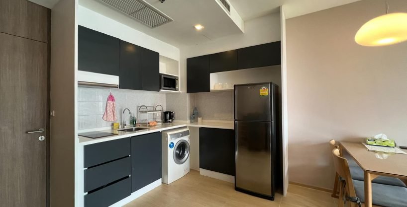 1 bedroom condo for rent at Noble Refine. 50 sqm unit in Bangkok. Contact BACH Bangkok for more information.