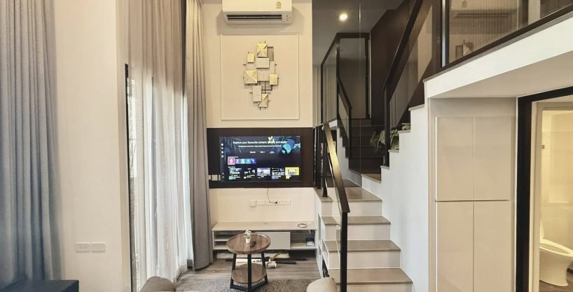 1 bedroom condo for rent at KnightsBridge Space Ratchayothin. 28 sqm unit in Bangkok. Contact BACH Bangkok for more information.