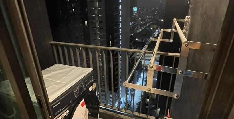 1 bedroom condo for rent at Life Asoke - Rama 9. 26 sqm unit in Bangkok. Contact BACH Bangkok for more information.