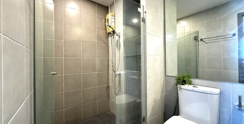 1 bedroom condo for rent at IDEO O2. 33 sqm unit in Bangkok. Contact BACH Bangkok for more information.