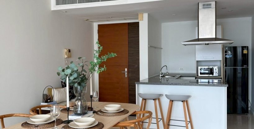 2 bedroom condo for rent at Fullerton Sukhumvit. 98 sqm unit in Bangkok. Contact BACH Bangkok for more information.