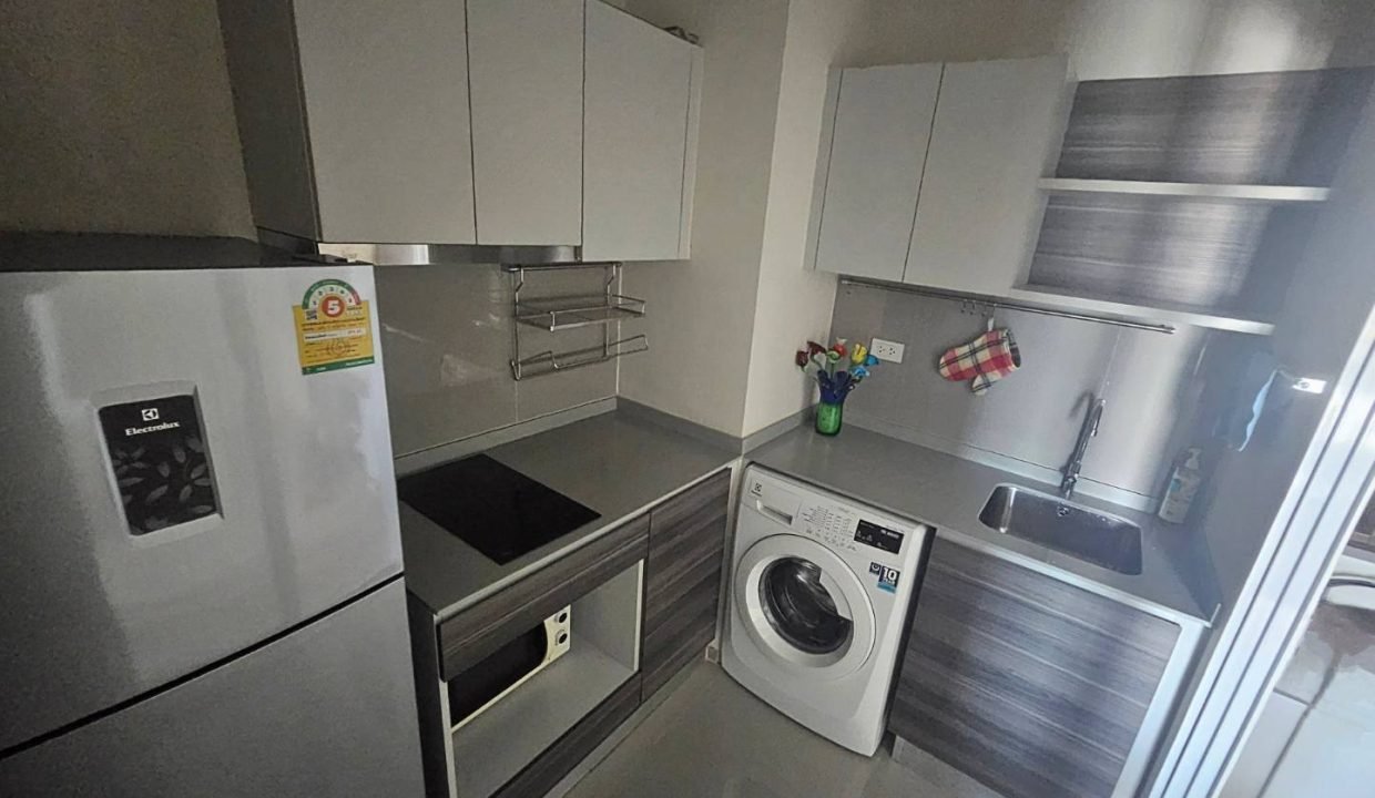 Condo for Rent at Centric Huai Khwang Station Near Huai Khwang | BACH Bangkok