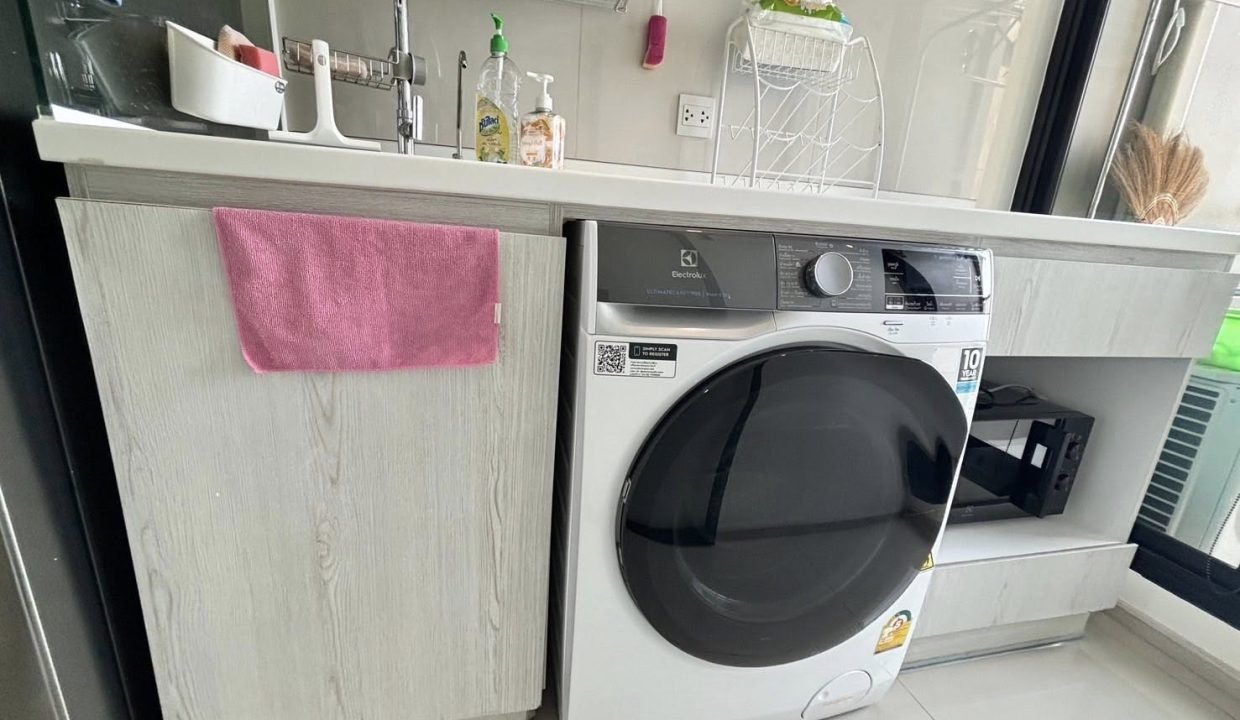 Condo for Rent at Life Asoke Near Phetchaburi | BACH Bangkok