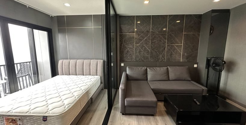 1 bedroom condo for rent at The Politan Rive. 31 sqm unit in Bangkok. Contact BACH Bangkok for more information.