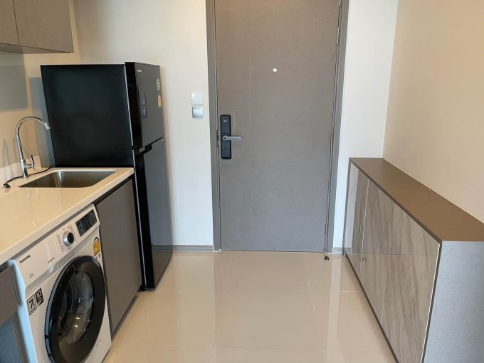 1 bedroom condo for rent at Life Asoke Hype. 32 sqm unit in Bangkok. Contact BACH Bangkok for more information.