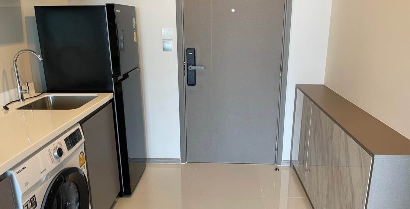 1 bedroom condo for rent at Life Asoke Hype. 32 sqm unit in Bangkok. Contact BACH Bangkok for more information.