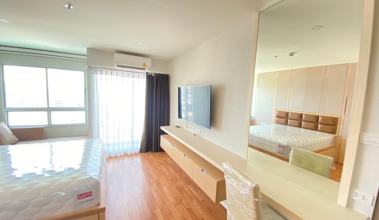 Condo for Rent at Lumpini Ville Pattanakarn - Srinakarin Near Hua Mak MRT | BACH Bangkok