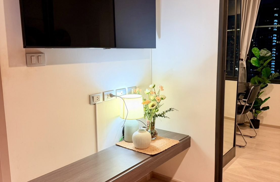 Condo for Rent at Rhythm Asoke 2 Near Phetchaburi MRT | BACH Bangkok