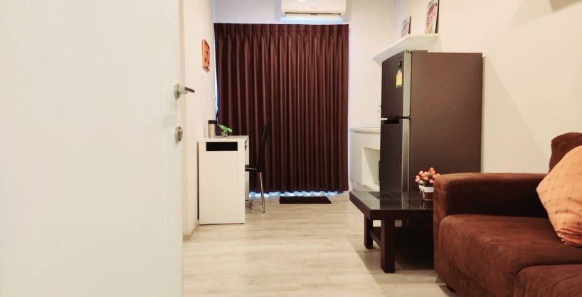 1 bedroom condo for rent at Plum Condo Central Station Fhase 1. 24.6 sqm unit in Bangkok. Contact BACH Bangkok for more information.