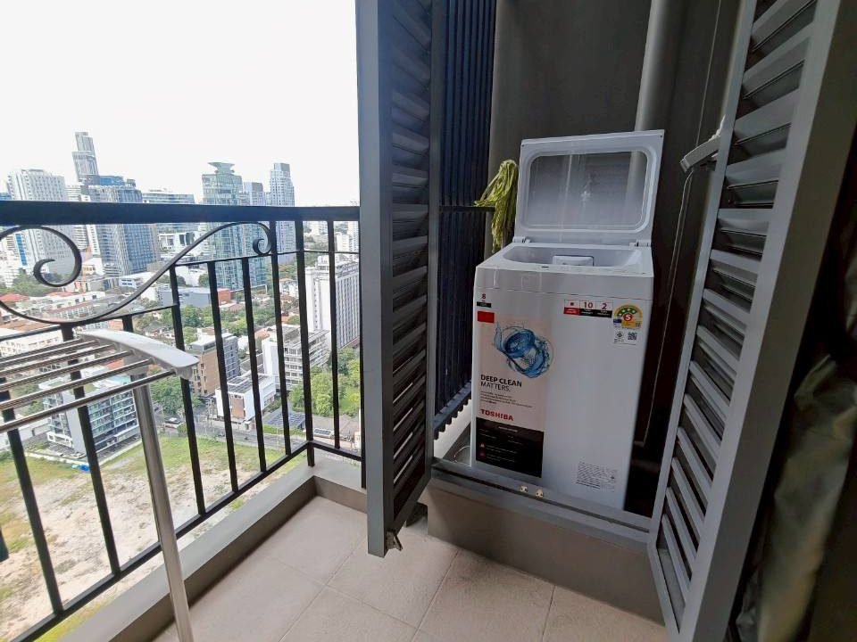 Condo for Rent at The Crest Sukhumvit 34 Near Thonglor BTS | BACH Bangkok