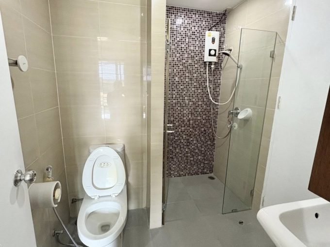 1 bedroom condo for rent at The Sense Sukhumvit. 43 sqm unit in Bangkok. Contact BACH Bangkok for more information.