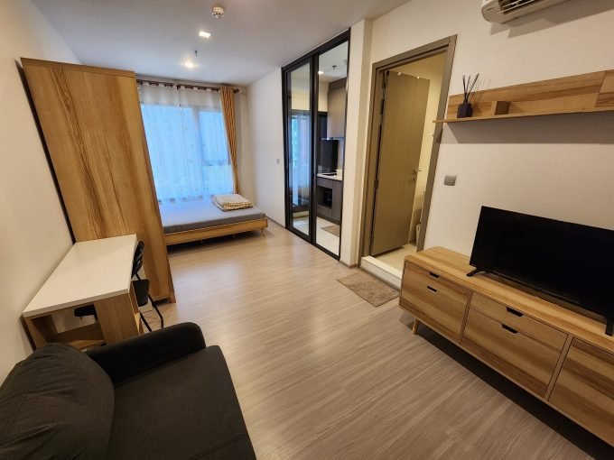 Studio condo for rent at Life Asoke Hype. 27 sqm unit in Bangkok. Contact BACH Bangkok for more information.