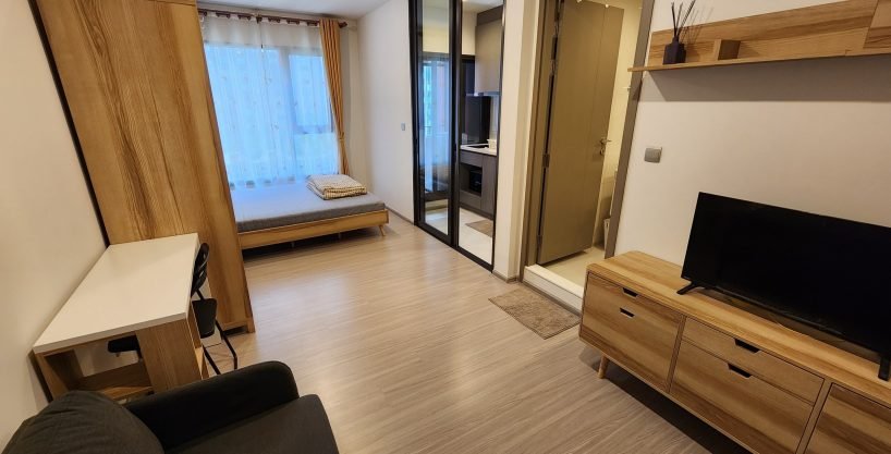 Studio condo for rent at Life Asoke Hype. 27 sqm unit in Bangkok. Contact BACH Bangkok for more information.