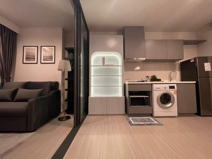 1 bedroom condo for rent at Life Asoke Hype. 35 sqm unit in Bangkok. Contact BACH Bangkok for more information.