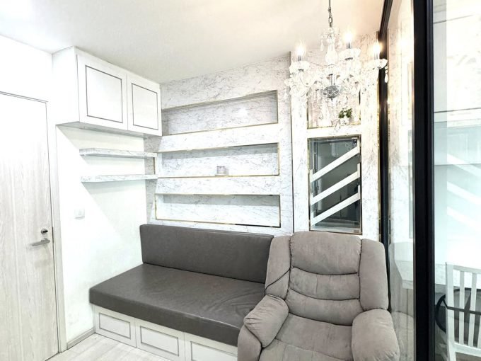 1 bedroom condo for sale at Life Asoke. 29 sqm unit in Bangkok. Contact BACH Bangkok for more information.