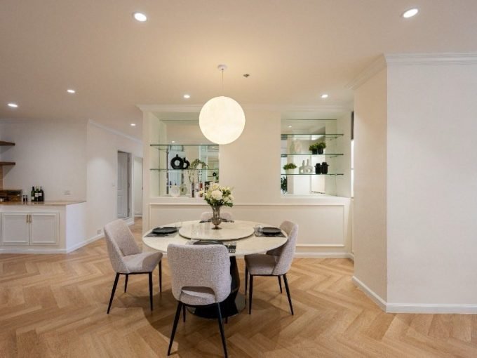 3 bedroom condo for sale at Moon Tower. 202 sqm unit in Bangkok. Contact BACH Bangkok for more information.