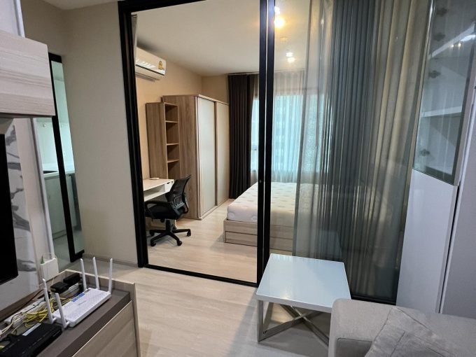 1 bedroom condo for rent at Life Asoke. 30 sqm unit in Bangkok. Contact BACH Bangkok for more information.