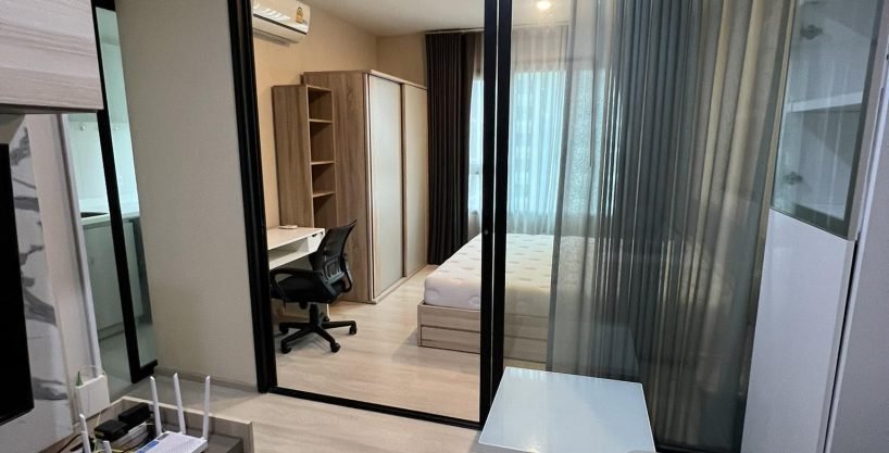 1 bedroom condo for rent at Life Asoke. 30 sqm unit in Bangkok. Contact BACH Bangkok for more information.