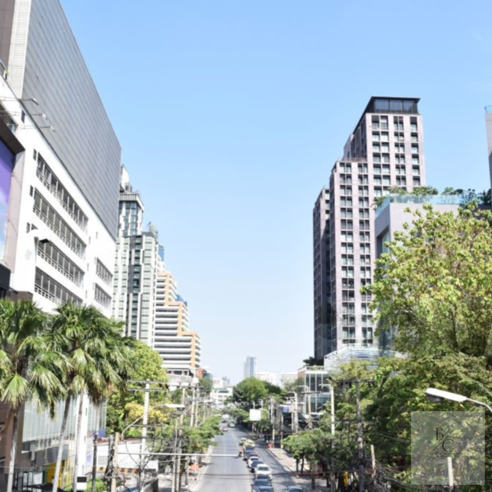 Modern condos in Ekkamai Bangkok near BTS Ekkamai